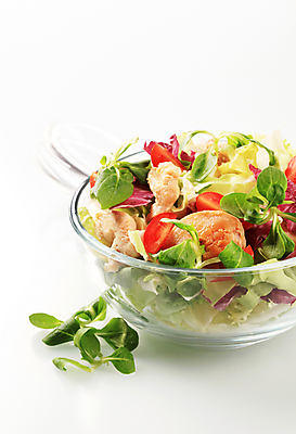 포토 JPG 해외이미지 스튜디오촬영 음식 조각 다이어트 토마토 채소 부분 유리 건강 육류 사람없음 식사 저녁식사 치킨 샐러드 신선 사발 그릴 상추 굽기 점심식사 섞기 앙트레 입가심 저지방 해외202004 해외202105 해외포토 식재료 재질 주방용품 실내 사기그릇 기름_음식 구이 닭고기요리 파일형식