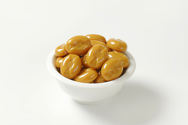 포토 JPG 해외이미지 스튜디오촬영 사탕 사람없음 쌓기 그룹 달콤 흰배경 캐러멜 해외202004 해외202105 해외포토 백그라운드 모션 디저트 실내 흰색 맛 파일형식