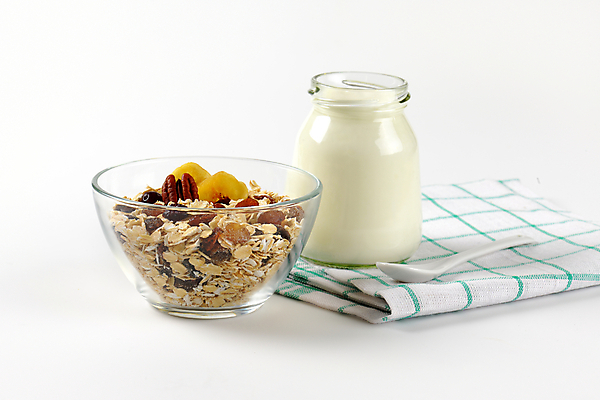 포토 JPG 해외이미지 스튜디오촬영 음식 건조 사람없음 숟가락 항아리 사발 아침식사 시리얼 체크무늬 요거트 건강식 건포도 뮤즐리 오트밀 요구르트 접기 크림치즈 해외202004 해외202105 해외포토 무늬 모션 포도 치즈 유제품 수저 실내 식사 도자기 사기그릇 건과일 파일형식 귀리