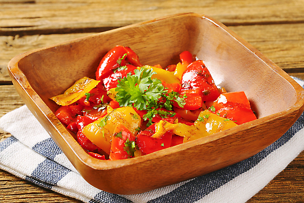 포토 JPG 해외이미지 파프리카 실내 사람없음 양념 천 나무그릇 나무배경 해외202004 해외202105 해외포토 그릇 백그라운드 채소 내부 목재 직물 파일형식