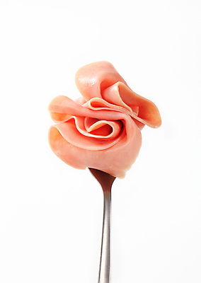 포토 JPG 해외이미지 디자인 음식 조각 포크 파슬리 육류 돼지고기 사람없음 금속 신선 흰배경 햄 고립 얇은 짠맛 편육 해외202004 해외202105 해외포토 식기 백그라운드 채소 식재료 재질 흰색 맛 파일형식