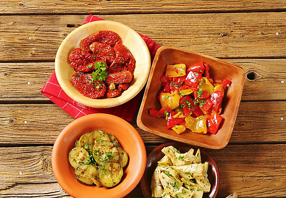 포토 JPG 해외이미지 스튜디오촬영 음식 조각 토마토 채소 부분 사람없음 컬러풀 저녁식사 여러개 버섯 신선 사발 그릴 굽기 향신료 유기농 피클 머리위 후추 점심식사 섞기 아티초크 절임 주키니 주키니호박 채식주의자 나무배경 해외202004 해외202105 해외포토 웰빙 컬러 다수 백그라운드 주방용품 실내 식사 사기그릇 구이 채식 향미료 파일형식