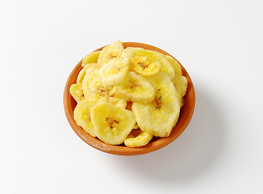 포토 JPG 해외이미지 바나나 실내 사람없음 달콤 흰배경 건과일 나무그릇 해외202004 해외202105 해외포토 그릇 백그라운드 과일 건조 내부 목재 흰색 맛 파일형식