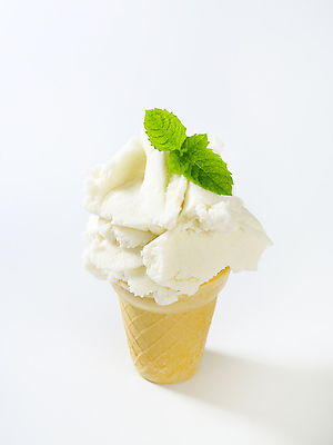 포토 JPG 해외이미지 음식 아이스크림 디저트 사람없음 과자 냉동 흰색 대접 달콤 맛 레몬 크림 코코넛 원뿔 셔벗 젤라또 해외202004 해외202105 해외포토 도형 컬러 컨셉 과일 파일형식