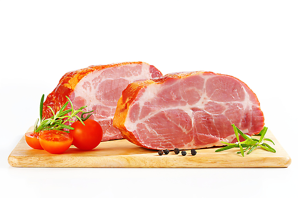 포토 JPG 해외이미지 스튜디오촬영 전신 음식 조각 토마토 도마 육류 돼지고기 사람없음 블록 신선 횡단보도 향신료 흰배경 성분 로즈메리 훈제 정물화 해외202004 해외202105 해외포토 백그라운드 채소 식재료 주방용품 실내 흰색 보행로 허브 그림 향미료 파일형식