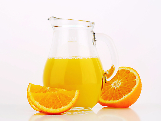 포토 JPG 해외이미지 스튜디오촬영 오렌지 유리병 실내 사람없음 오렌지주스 흰배경 해외202004 해외202105 해외포토 백그라운드 과일 병_용기 내부 흰색 과일주스 파일형식