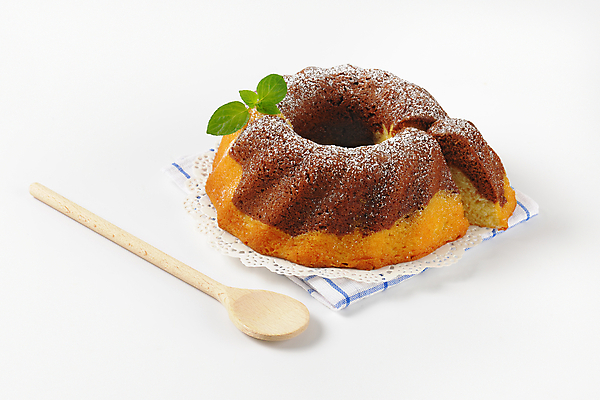 포토 JPG 해외이미지 전신 음식 디저트 사람없음 케이크 초콜릿 달콤 아침식사 굽기 흰배경 코코아 바닐라 핸드메이드 해외202004 해외202105 스펀지케이크 해외포토 음료 백그라운드 식사 흰색 맛 구이 파일형식