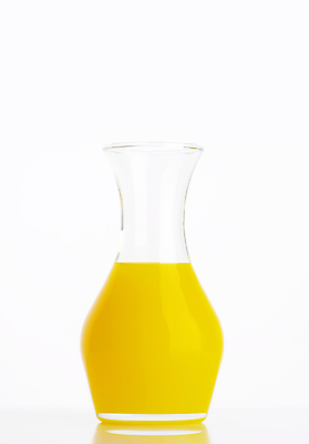 포토 JPG 해외이미지 스튜디오촬영 유리병 실내 사람없음 레몬주스 흰배경 음료수병 해외202004 해외202105 해외포토 백그라운드 병_용기 내부 흰색 과일주스 병_담는 파일형식