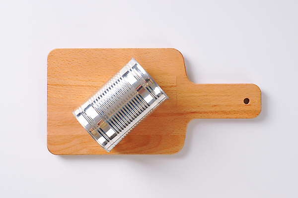 포토 JPG 해외이미지 스튜디오촬영 음식 포장 도마 사람없음 목재 금속 공백 캔 은색 상품 컨테이너 가득함 싱글 흰배경 머리위 통조림 봉인 실린더 해외202004 해외202105 해외포토 나무 산업 컬러 백그라운드 재료 재질 주방용품 실내 흰색 파일형식