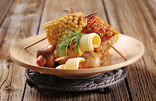 포토 JPG 해외이미지 접시 실내 옥수수 사람없음 버섯 버터 버터구이옥수수 나무배경 해외202004 해외202105 해외포토 식기 음식 백그라운드 곡류 내부 파일형식