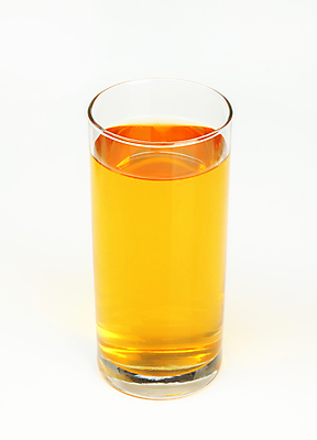 포토 JPG 해외이미지 잔 한잔 실내 사람없음 흰배경 사과주스 해외202004 해외202105 해외포토 1 식기 백그라운드 내부 흰색 과일주스 파일형식