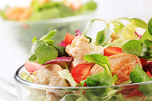 포토 JPG 해외이미지 스튜디오촬영 음식 조각 다이어트 토마토 채소 부분 유리 건강 육류 사람없음 식사 저녁식사 치킨 샐러드 신선 사발 그릴 상추 굽기 점심식사 섞기 앙트레 입가심 저지방 해외202004 해외202105 해외포토 식재료 재질 주방용품 실내 사기그릇 기름_음식 구이 닭고기요리 파일형식