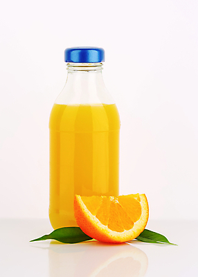 포토 JPG 해외이미지 스튜디오촬영 오렌지 유리병 실내 사람없음 오렌지주스 흰배경 해외202004 해외202105 해외포토 백그라운드 과일 병_용기 내부 흰색 과일주스 파일형식