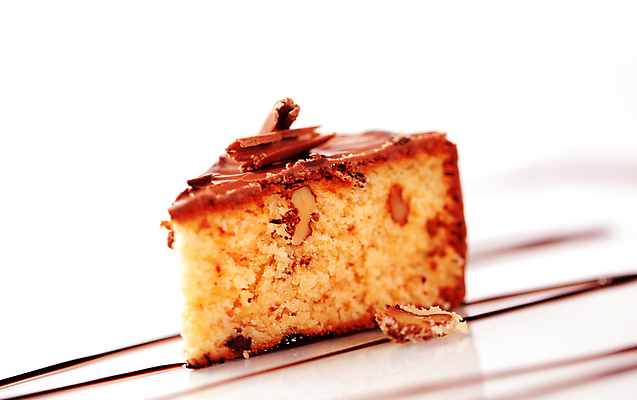 포토 JPG 해외이미지 음식 조각 디저트 사람없음 장식 케이크 초콜릿 얼음 견과류 횡단보도 달콤 호두 프로스팅 맛있는 해외202004 해외202105 스펀지케이크 해외포토 자연요소 보행로 맛 제빵 파일형식