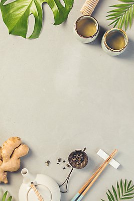 포토 JPG 해외이미지 실내 사람없음 하이앵글 도자기 찻잔 찻주전자 생강 찻잎 베이지색배경 플랫레이 해외202004 차거름망 해외포토 뷰포인트 백그라운드 채소 주전자 잔 내부 차_음료 플랫 베이지색 파일형식