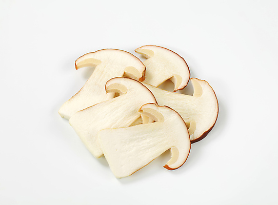 포토 JPG 해외이미지 스튜디오촬영 식재료 단면 실내 사람없음 흰배경 슬라이스 그물버섯 해외202004 해외202105 해외포토 백그라운드 내부 버섯 흰색 파일형식