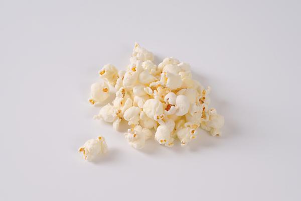 포토 JPG 해외이미지 스튜디오촬영 음식 옥수수 사람없음 쌓기 흰색 대접 신선 그룹 팝콘 흙더미 짠맛 해외202004 해외202105 해외포토 컬러 모션 곡류 실내 흙 맛 파일형식 더미