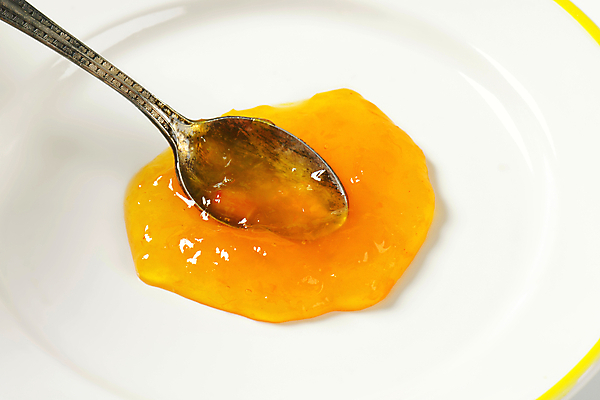 포토 JPG 해외이미지 스튜디오촬영 접시 실내 사람없음 숟가락 과일잼 살구잼 해외202004 해외202105 해외포토 식기 수저 내부 잼 파일형식