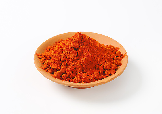 포토 JPG 해외이미지 접시 고추 실내 사람없음 흰배경 고춧가루 해외202004 해외202105 해외포토 식기 백그라운드 채소 내부 흰색 가루 파일형식