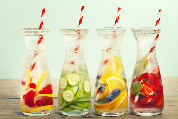 포토 JPG 해외이미지 음료 딸기 유리병 오이 빨대 사람없음 물 민트 블루베리 나무바닥 산딸기 디톡스 초록배경 해외202004 해외포토 자연요소 백그라운드 채소 과일 병_용기 바닥 건강 초록색 허브 파일형식