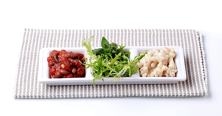 포토 JPG 해외이미지 식물 음식 토마토 고추 콩 사람없음 샐러드 흰색 맥박 허브 매움 냅킨 반죽 직사각형 점심식사 반주 백자 살사댄스 채식주의자 비건 해외202004 해외202105 해외포토 도형 컬러 채소 의학 곡류 식사 춤 도자기 맛 채식 파일형식