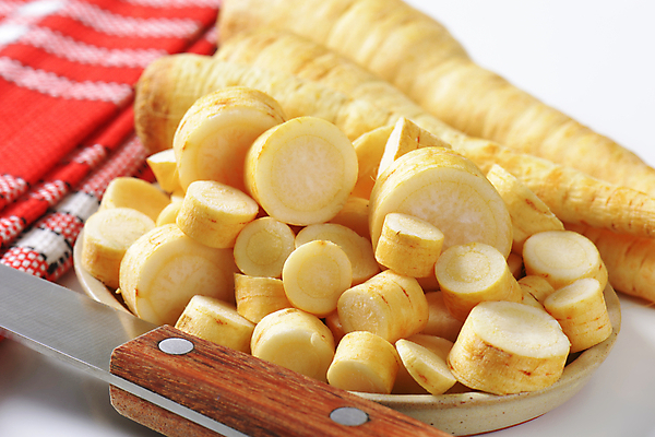 포토 JPG 해외이미지 스튜디오촬영 접시 음식 재료 파슬리 건강 사람없음 신선 유기농 날것 슬라이스 뿌리 개조 해외202004 해외202105 해외포토 식기 웰빙 채소 실내 파일형식