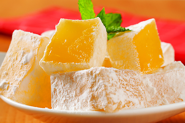 포토 JPG 해외이미지 접시 근접촬영 사람없음 쌓기 달콤 큐브 로쿰 슈가파우더 해외202004 해외202105 해외포토 식기 뷰포인트 모션 디저트 맛 터키음식 파일형식