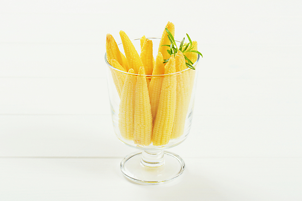 포토 JPG 해외이미지 잔 실내 옥수수 사람없음 흰배경 담기 해외202004 해외202105 해외포토 식기 백그라운드 모션 곡류 내부 흰색 파일형식