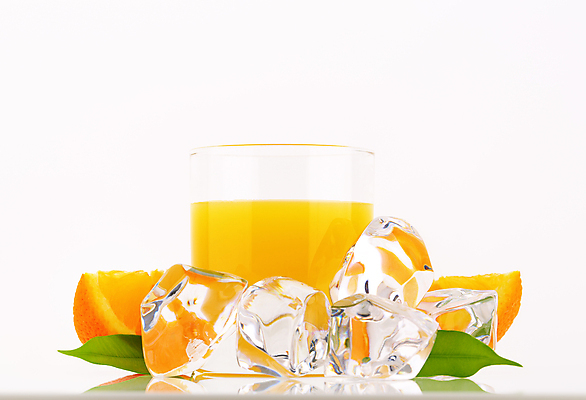 포토 JPG 해외이미지 스튜디오촬영 오렌지 잔 실내 사람없음 얼음 오렌지주스 흰배경 해외202004 해외202105 해외포토 자연요소 식기 백그라운드 과일 내부 흰색 과일주스 파일형식