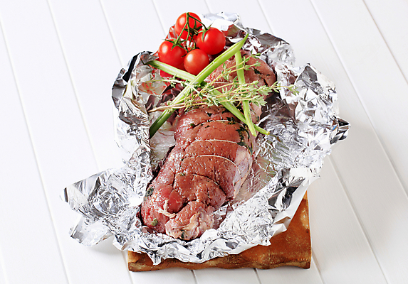 포토 JPG 해외이미지 스튜디오촬영 음식 토마토 채소 도마 육류 사람없음 목재 소고기 신선 묶기 허브 가득함 날것 폭식 백리향 송아지고기 음식준비 해외202004 해외202105 해외포토 나무 식물 식재료 재료 모션 주방용품 실내 준비 파일형식