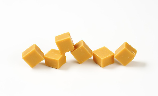 포토 JPG 해외이미지 스튜디오촬영 사탕 사람없음 블록 달콤 흰배경 캐러멜 해외202004 해외202105 해외포토 백그라운드 디저트 실내 흰색 맛 파일형식