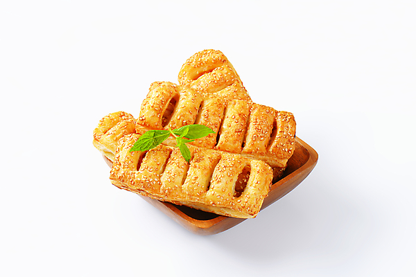 포토 JPG 해외이미지 스튜디오촬영 음식 육류 사람없음 소시지 아침식사 굽기 가득함 흰배경 핫도그 점심식사 폭식 입가심 짠맛 타파스 페스츄리 프랑크푸르트 맛있는 해외202004 해외202105 해외포토 빵 백그라운드 식재료 패스트푸드 독일 실내 식사 흰색 도시 가공식품 맛 애피타이저 구이 파일형식