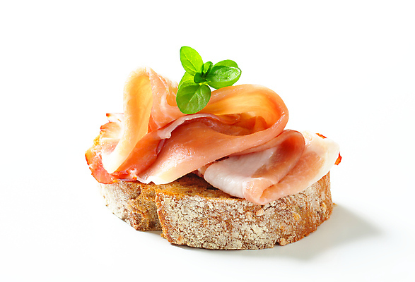포토 JPG 해외이미지 스튜디오촬영 빵 조각 건조 육류 돼지고기 사람없음 애피타이저 바게트 카나페 흰배경 햄 고립 생식 스페인요리 얇은 치유 타파스 편육 프로슈토 해외202004 해외202105 해외포토 음식 백그라운드 식재료 서양음식 실내 흰색 스페인 파일형식