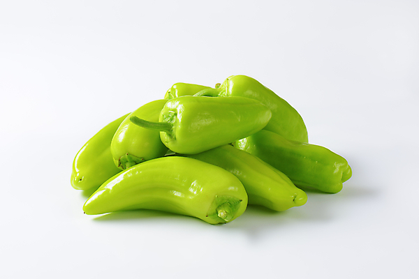 포토 JPG 해외이미지 스튜디오촬영 음식 채소 피망 건강 사람없음 쌓기 신선 그룹 흰배경 유기농 날것 흙더미 숙성 해외202004 해외202105 해외포토 웰빙 백그라운드 모션 실내 흙 흰색 파일형식 더미