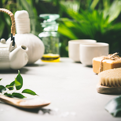 포토 JPG 해외이미지 실내 사람없음 아웃포커스 도자기 찻잔 찻주전자 해외202004 해외포토 주전자 잔 촬영기법 내부 파일형식