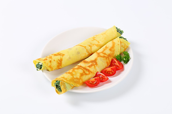 포토 JPG 해외이미지 접시 방울토마토 실내 사람없음 흰배경 시금치 크레이프 리코타치즈 해외202004 해외202105 해외포토 식기 백그라운드 토마토 채소 디저트 치즈 내부 흰색 파일형식