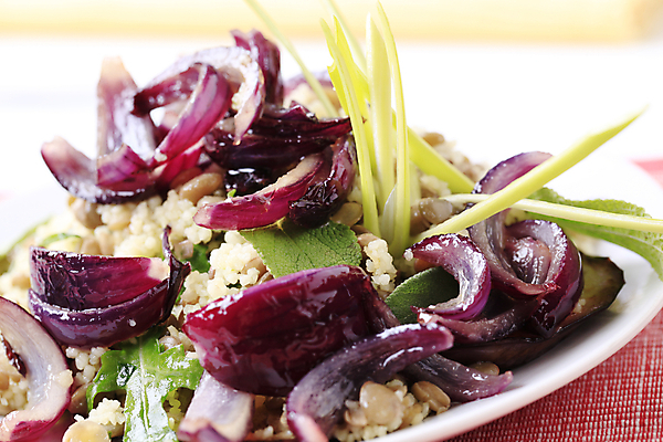 포토 JPG 해외이미지 식물 음식 양파 건강 요리 사람없음 식사 저녁식사 샐러드 맥박 허브 묘사 레시피 파 점심식사 세이지 입가심 적양파 채식주의자 비건 해외202004 해외202105 해외포토 채소 의학 채식 파일형식