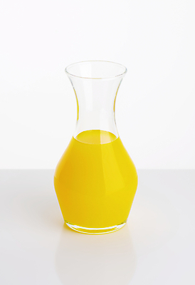 포토 JPG 해외이미지 스튜디오촬영 유리병 실내 사람없음 레몬주스 흰배경 해외202004 해외202105 해외포토 백그라운드 병_용기 내부 흰색 과일주스 파일형식