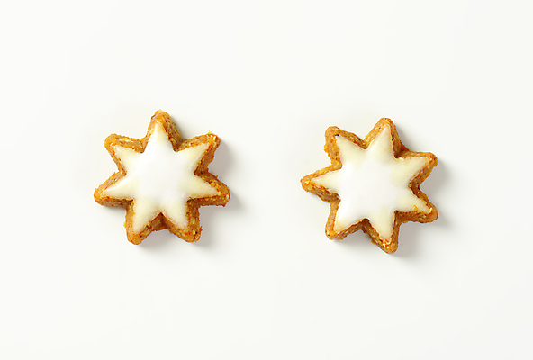 포토 JPG 해외이미지 별 사람없음 쿠키 얼음 견과류 흰색 대접 달콤 흰배경 호두 머리위 아몬드 시나몬 개암 프로스팅 해외202004 해외202105 해외포토 자연요소 열매 컬러 백그라운드 디저트 맛 제빵 파일형식