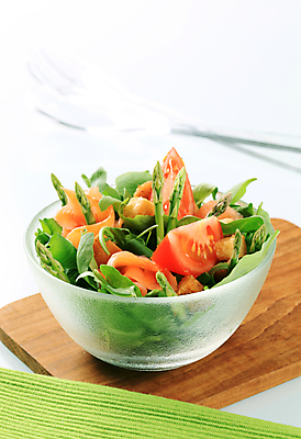 포토 JPG 해외이미지 접시 음식 빵 토마토 채소 반찬 건강 어류 사람없음 식사 저녁식사 샐러드 로켓 신선 사발 민들레 만취 주사위 아스파라거스 연어 점심식사 루꼴라 반주 앙트레 입가심 저지방 크루통 해외202004 해외202105 해외포토 식기 꽃 수중동물 사기그릇 기름_음식 술취함 파일형식