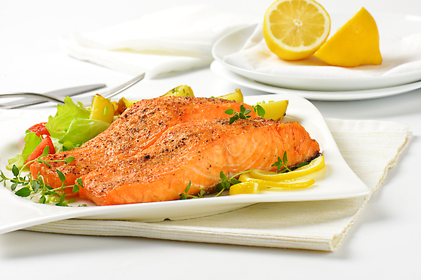 포토 JPG 해외이미지 접시 음식 감자 건강 어류 요리 사람없음 식사 저녁식사 레몬 연어 점심식사 메인요리 백리향 해외202004 해외202105 해외포토 식기 채소 과일 수중동물 파일형식