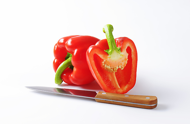 포토 JPG 해외이미지 단면 파프리카 실내 사람없음 자르기 흰배경 식칼 해외202004 해외202105 해외포토 백그라운드 채소 모션 주방용품 내부 흰색 파일형식