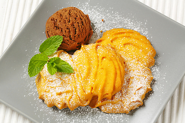 포토 JPG 해외이미지 스튜디오촬영 음식 아이스크림 사람없음 쿠키 대접 달콤 굽기 머리위 바닐라 얇은 해외202004 해외202105 해외포토 디저트 실내 맛 구이 파일형식