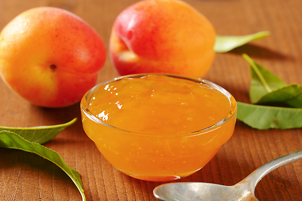 포토 JPG 해외이미지 스튜디오촬영 실내 사람없음 숟가락 유리그릇 과일잼 살구 살구잼 나무배경 해외202004 해외202105 해외포토 그릇 백그라운드 과일 유리 수저 내부 잼 파일형식