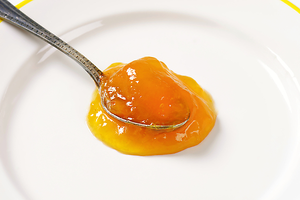 포토 JPG 해외이미지 스튜디오촬영 접시 실내 사람없음 숟가락 과일잼 살구잼 해외202004 해외202105 해외포토 식기 수저 내부 잼 파일형식