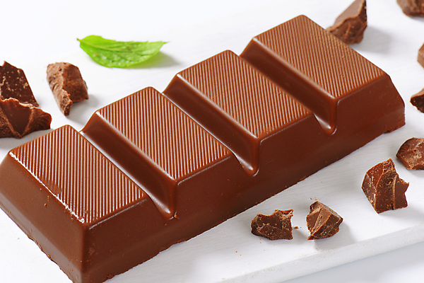 포토 JPG 해외이미지 스튜디오촬영 음식 조각 부분 도마 사람없음 초콜릿 블록 그룹 달콤 충동구매 개조 해외202004 해외202105 해외포토 주방용품 디저트 실내 쇼핑 맛 과소비 파일형식