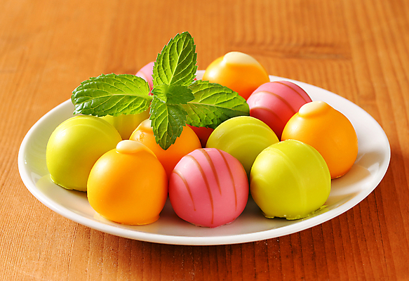 포토 JPG 해외이미지 스튜디오촬영 접시 사람없음 초콜릿 여러개 달콤 해외202004 해외202105 해외포토 식기 다수 디저트 실내 맛 파일형식