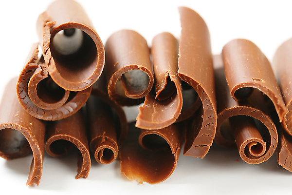 포토 JPG 해외이미지 스튜디오촬영 음식 조각 나선형 사람없음 장식 쌓기 초콜릿 고명 그룹 달콤 해외202004 해외202105 해외포토 무늬 모션 디저트 실내 맛 파일형식