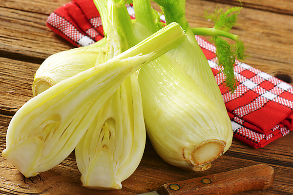 포토 JPG 해외이미지 줄기 잎 채소 재료 전구 탁자 건강 사람없음 목재 초록색 시골 신선 횡단보도 칼 유기농 반쪽 날것 숙성 회향 해외202004 해외202105 해외포토 나무 식물 웰빙 컬러 가구 보행로 파일형식