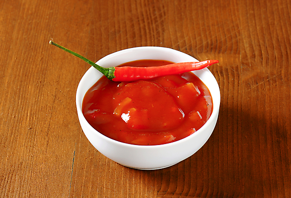 포토 JPG 해외이미지 그릇 고추 실내 사람없음 매움 토마토소스 나무배경 해외202004 해외202105 해외포토 식기 백그라운드 채소 내부 소스_음식 맛 파일형식